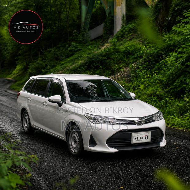 Toyota Corolla Fielder 1.5 Hybrid FWD 2021 White