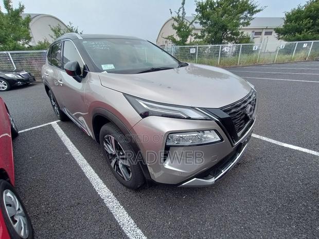 Nissan X-Trail 2024 Beige