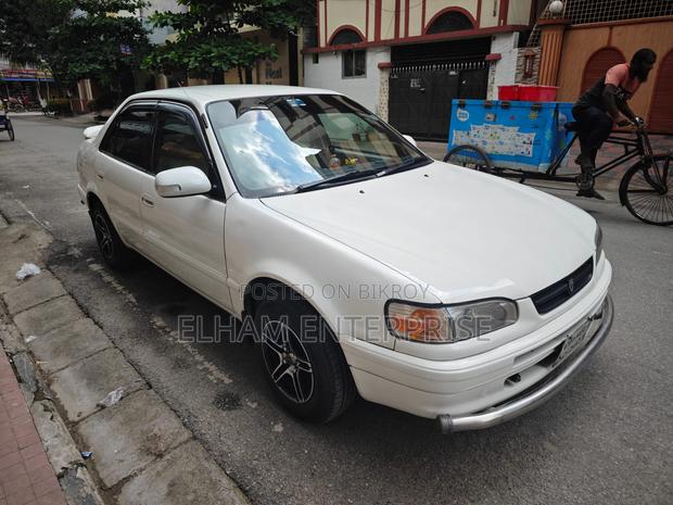 Toyota Corolla Automatic 1997 White