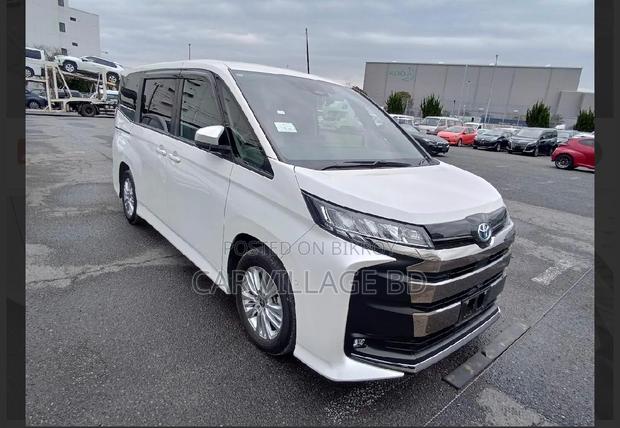 Toyota Noah 2022 Pearl