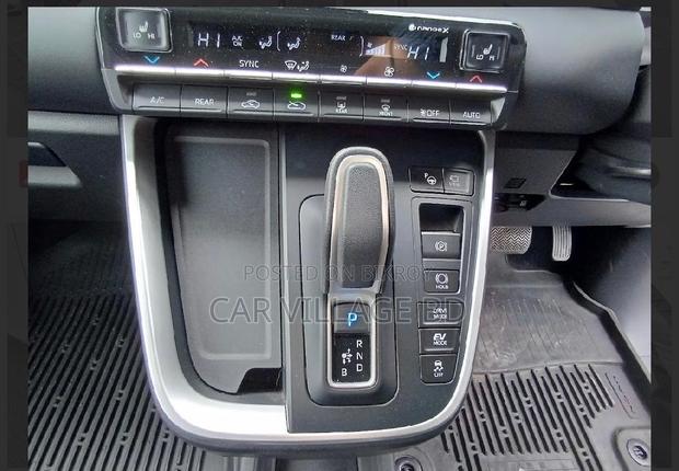 Toyota Noah 2022 Pearl