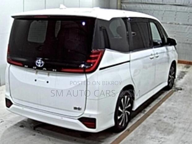 Toyota Noah 2023 Pearl