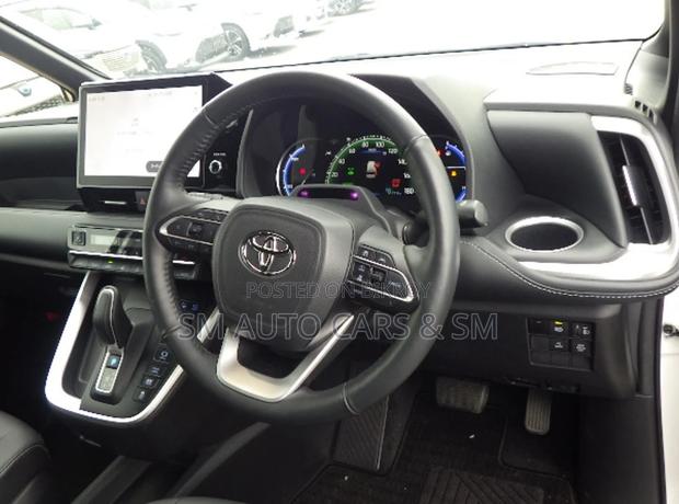 Toyota Noah 2023 Pearl
