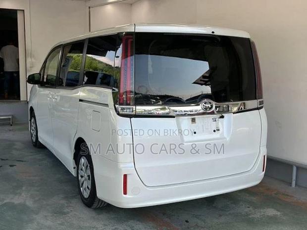 Toyota Noah 2021 Pearl