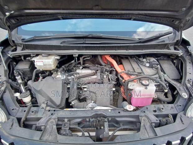 Toyota Esquire 1.8 FWD Hybrid (7 Seater) 2021 Black