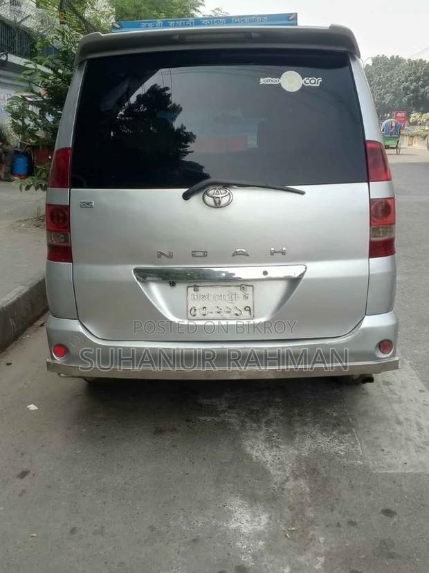 Toyota Noah 2003 Silver