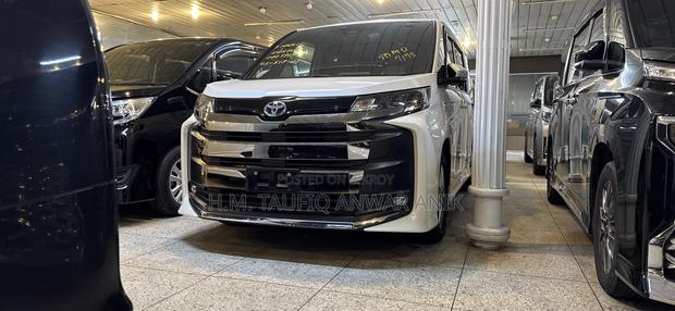 Toyota Noah 2022 Pearl