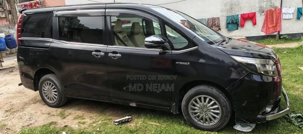 Toyota Esquire 2017 Black