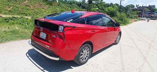 Toyota Prius 2020 Red
