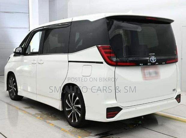 Toyota Noah 2023 Pearl