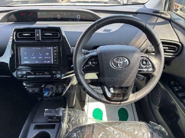 Toyota Prius 2021 Silver