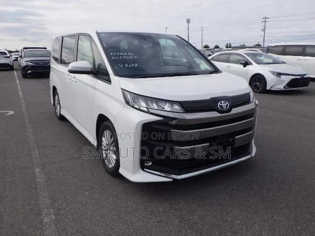 Toyota Noah 2022 Pearl