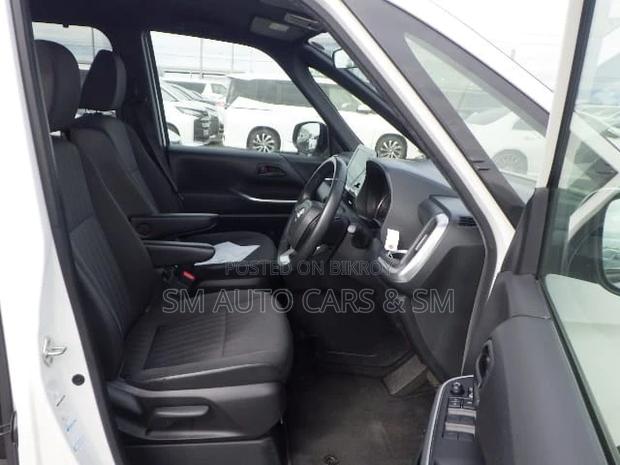 Toyota Noah 2022 Pearl