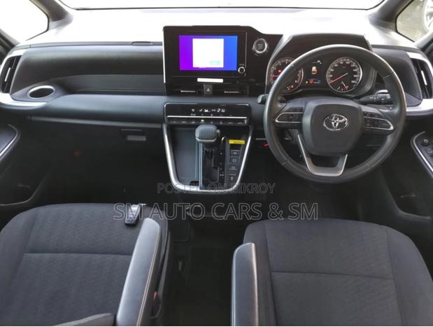 Toyota Noah 2022 Pearl
