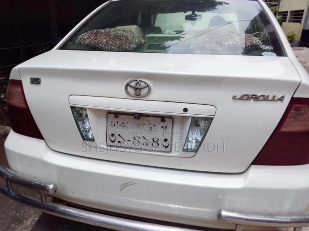 Toyota Corolla 2005 White
