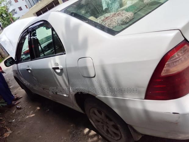 Toyota Corolla 2005 White