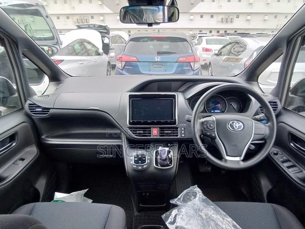 Toyota Noah 2021 Brown