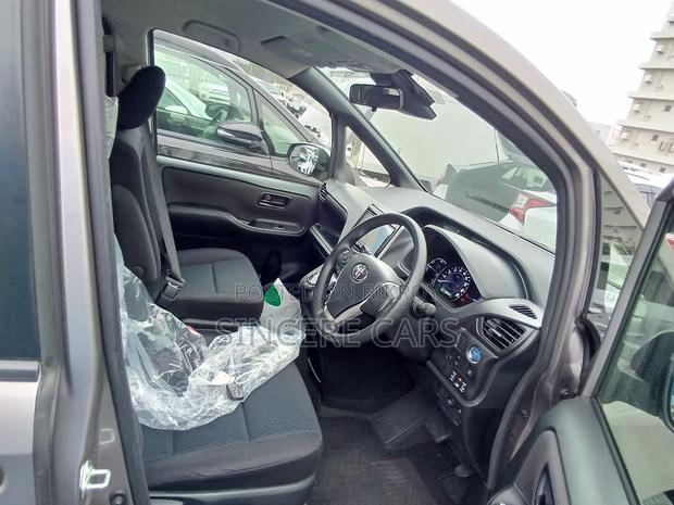 Toyota Noah 2021 Brown