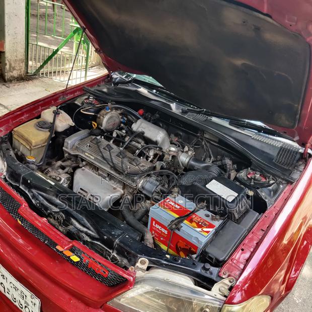 Toyota Carina 2000 Red