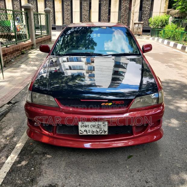 Toyota Carina 2000 Red