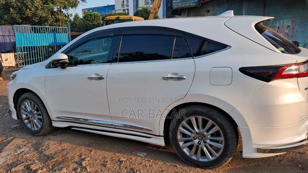 Toyota Harrier 2.0 2018 Pearl