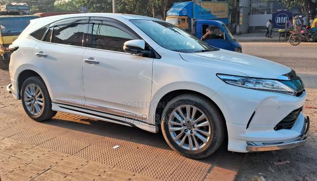 Toyota Harrier 2.0 2018 Pearl