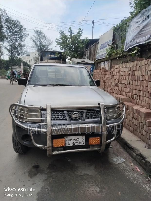 Nissan Sunny 2006 Silver