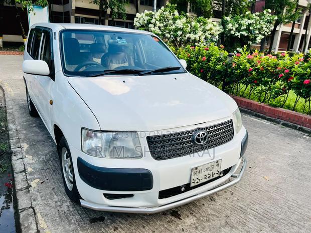 Toyota Corolla 2003 White