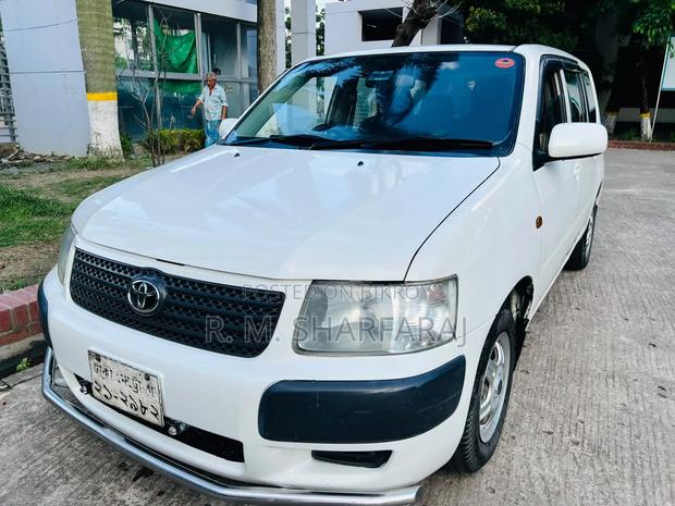 Toyota Corolla 2003 White