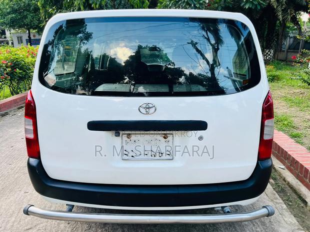 Toyota Corolla 2003 White