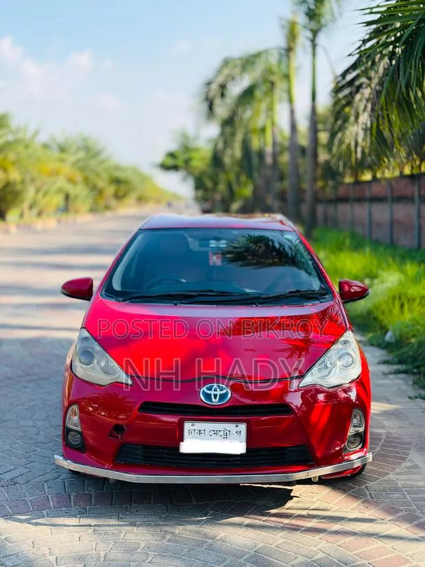 Toyota Aqua 2013 Red