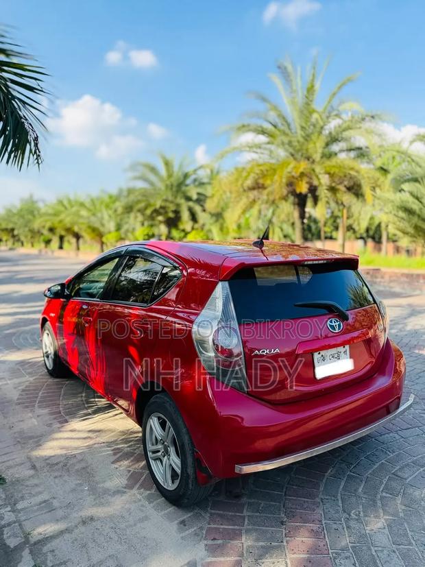 Toyota Aqua 2013 Red