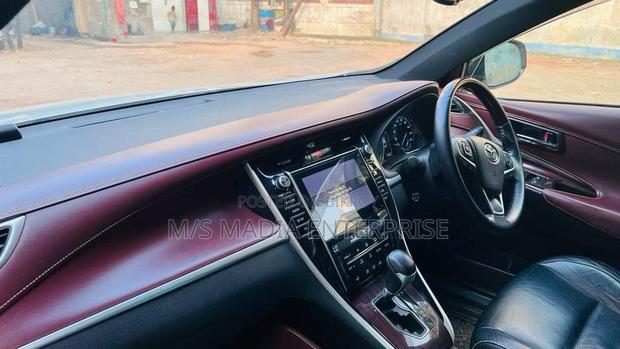 Toyota Harrier 2.5 Hybrid 4WD 2015 Pearl