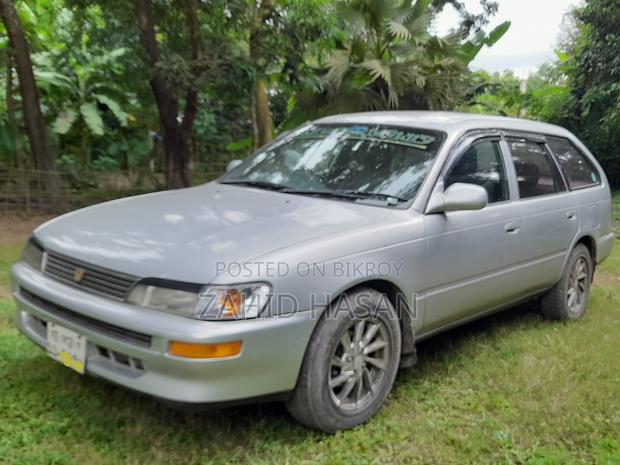 Toyota Corolla 2.0 D Hatchback 2001 Silver