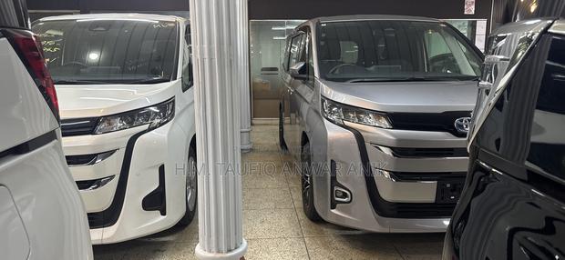 Toyota Noah 2022 Pearl