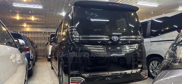 Toyota Voxy Hybrid S-G 2WD 7-Seater 2023 Black