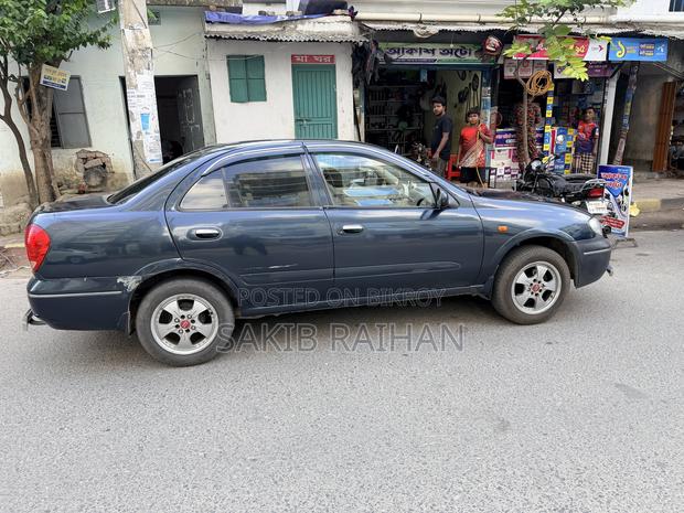 Nissan Sunny 2005 Blue