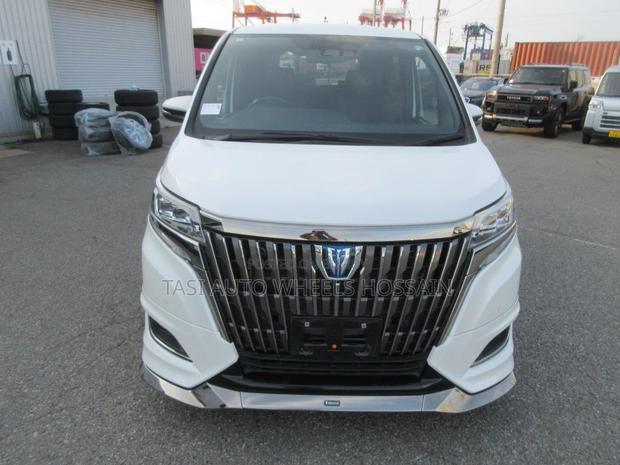 Toyota Esquire 1.8 FWD Hybrid (7 Seater) 2021 Pearl