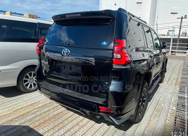 Toyota Land Cruiser Prado 2.7 2022 Black