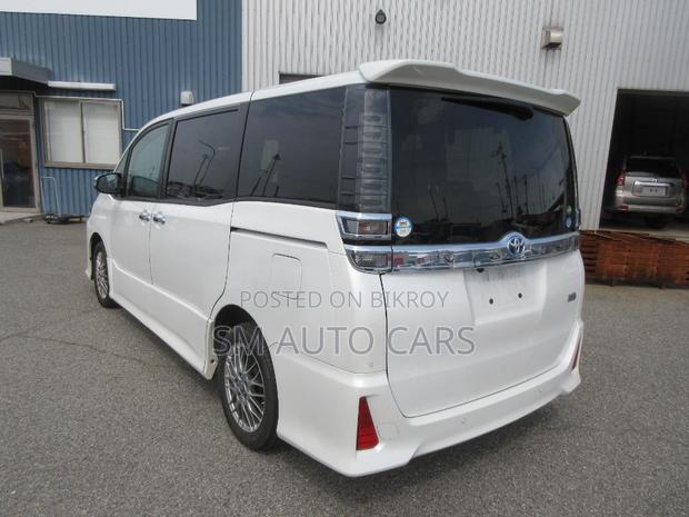 Toyota Voxy Hybrid ZS Kirameki III 2WD 7-Seater 2021 Pearl