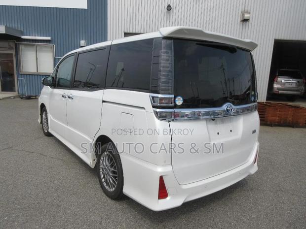 Toyota Voxy Hybrid ZS Kirameki III 2WD 7-Seater 2021 Pearl