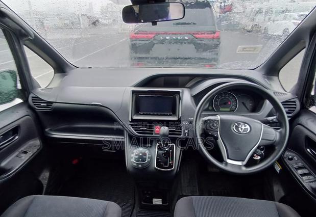 Toyota Noah 2021 Black