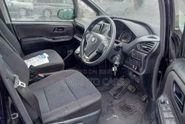 Toyota Noah 2021 Black