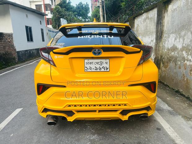 Toyota C-Hr XLE FWD Sport Utility (2.0L 4cyl 2AM) 2018 Yellow