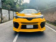 Toyota C-Hr XLE FWD Sport Utility (2.0L 4cyl 2AM) 2018 Yellow for sale