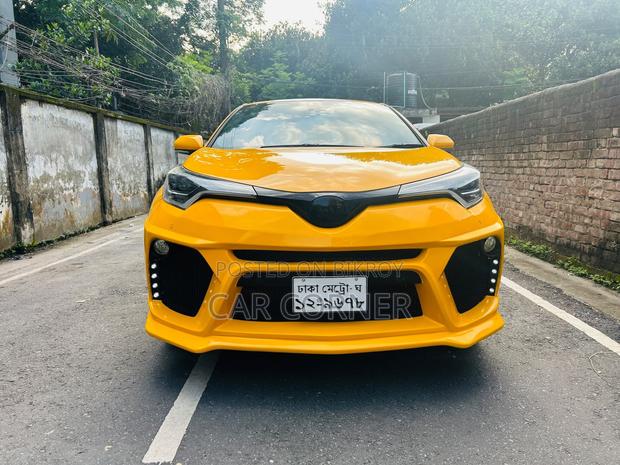 Toyota C-Hr XLE FWD Sport Utility (2.0L 4cyl 2AM) 2018 Yellow