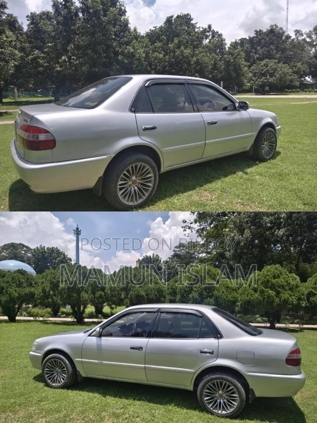 Toyota Corolla 1.9 D Sedan 2000 Silver