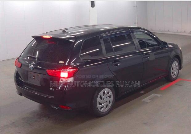Toyota Corolla Fielder 1.5 Hybrid FWD 2021 Black
