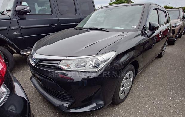 Toyota Corolla Fielder 1.5 Hybrid FWD 2021 Black