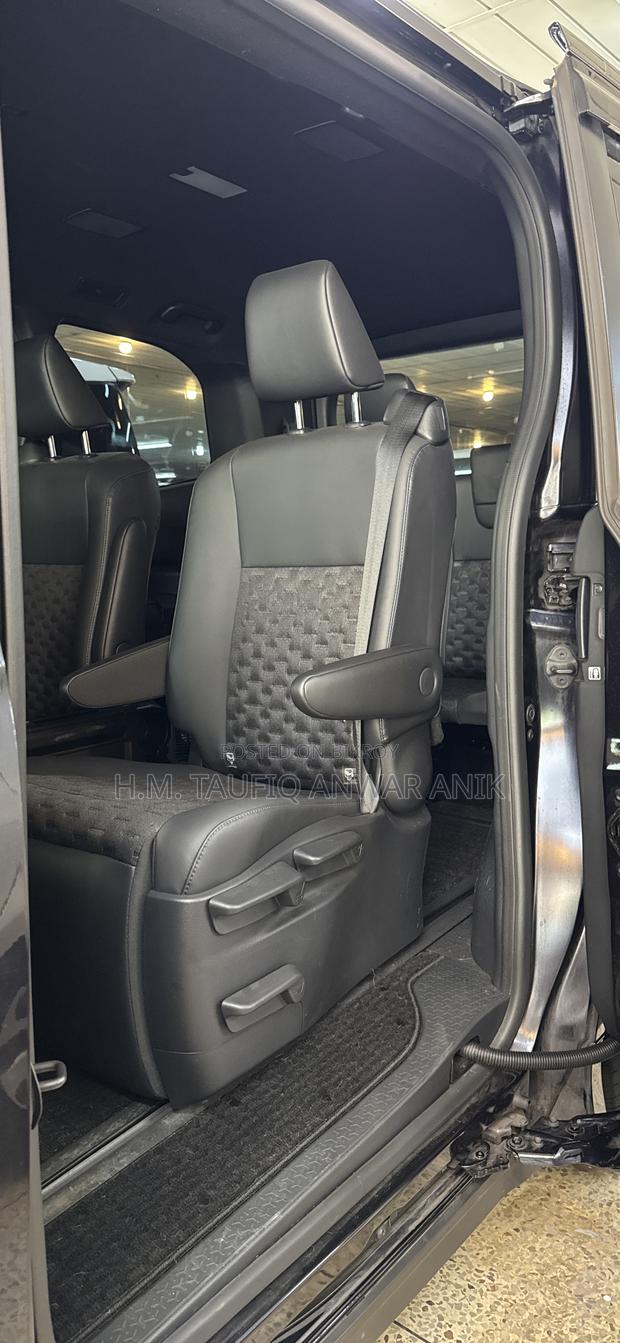 Toyota Voxy 2023 Purple